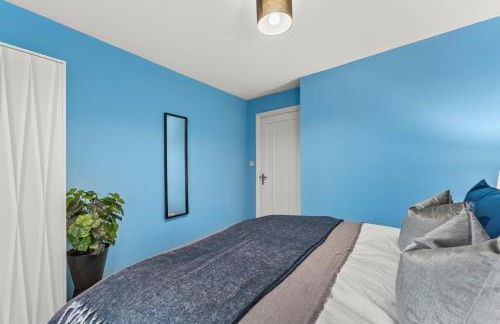 Elegant Retreat in Cheltenham - Garden & Parking Included - Foto 38