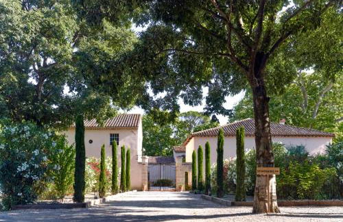 Mas du Chateau de la piscine - Photo 15