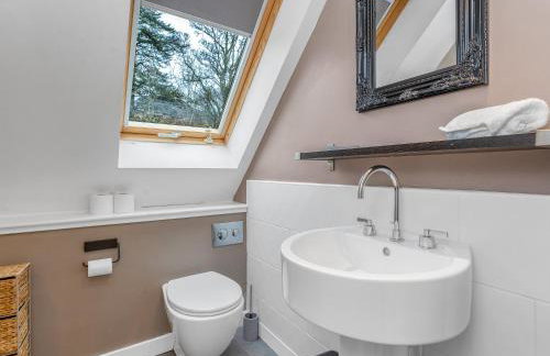 Cheerful Stays: 4 Bedroom Cottage in Arrochar - Foto 48