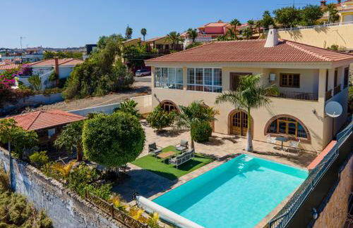 Private Villa with three separate apartments - Foto 21