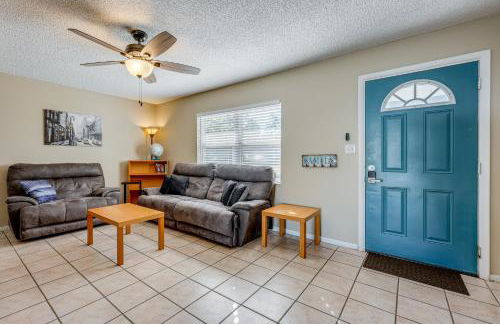 Fire Pit! Family Getaway, 6 Mi to Beach Access - Foto 6