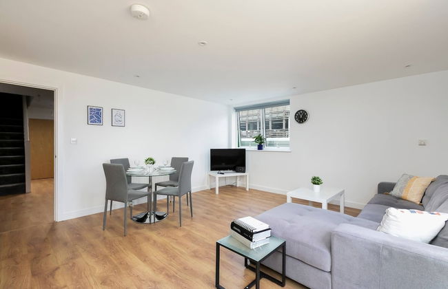 Skyvillion - Huge 4bed Apartment Wbalcony - Parking - Photo 17