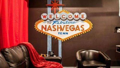 Private Home with Rooftop Game Room near Downtown - Foto 2