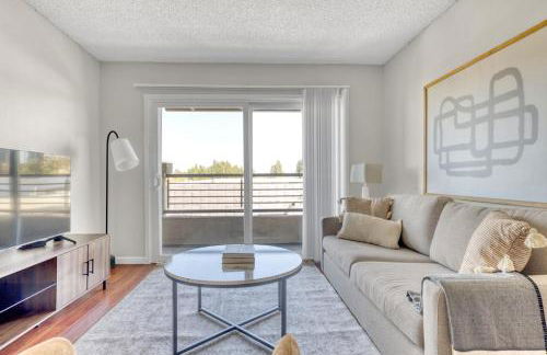 Woodland Hills 2BR w Pool Gym nr Warner Center LAX-699 - Foto 1