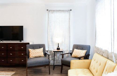 Scandi Chic-mins to KSU, Sleeps 5, wKing, pet friendly - Foto 6