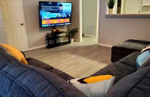 Gorgeous House & Loft Near Downtown - Foto 1