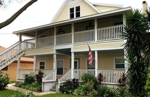 Downtown Dunedin! 2 bedroom 2 bath NO KIDS, NO PETS - Photo 23