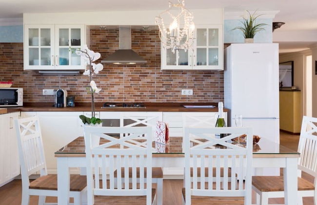 Lovely Apartment in Arona - Photo 5