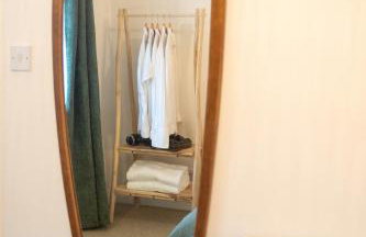 Ye Old Mill - Stylish cosy retreat with parking - Photo 11