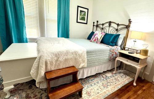 Country Retreat with ponds-views-porches & pups - Foto 33