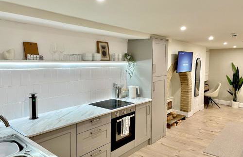 A2 HighTown Apartment, Steps from Luton Train Station - Foto 9