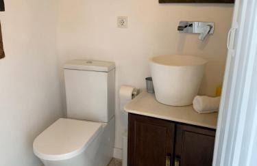 Astarte House - Photo 2