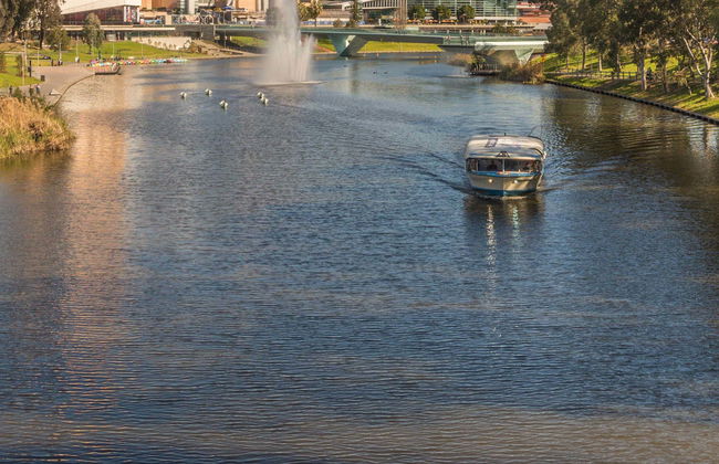 Paseo en barco por el río Torrens - Foto 4