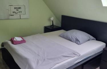 Ferienhaus mit 5 Zimmer und Küche im Norden von Hamburg am Flughafen - Foto 9