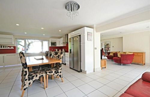 Modern home in historic market town near airport - Foto 10