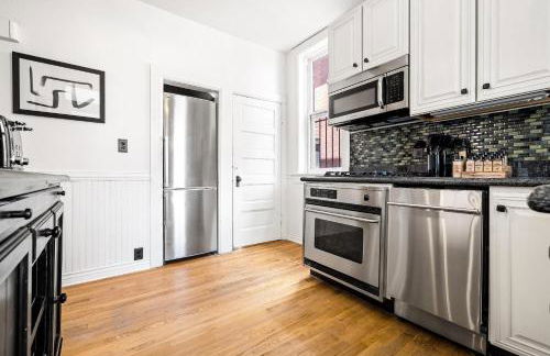 Chic Victorian Manor - Sleeps 12 - Congress Park - Foto 17