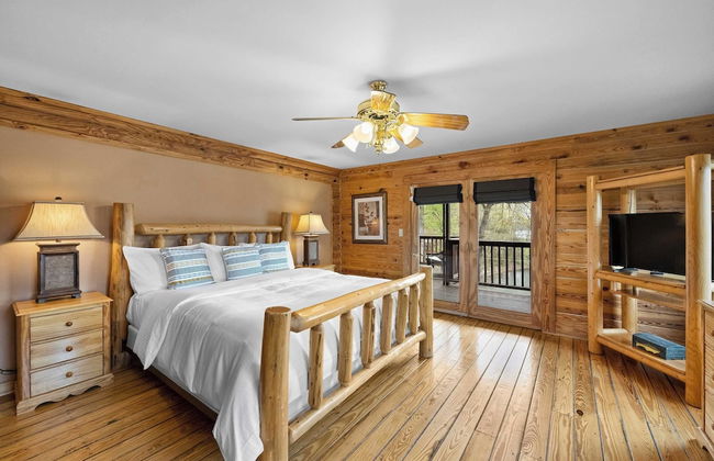 Lakeside Lodge by Avantstay Hot Tub + Dock - Foto 18