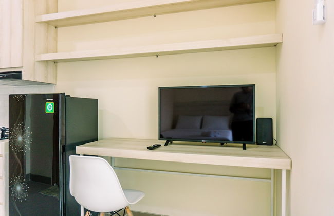 Strategic Studio Apartment At B Residence Near Campus - Foto 16