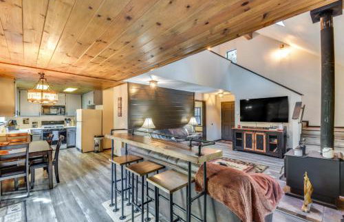 2 Mi to Mi-Wuk Village Cabin with Large Deck - Foto 4