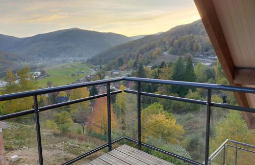 Au chalet de JO avec accès à l'espace piscine et jacuzzi - Foto 9