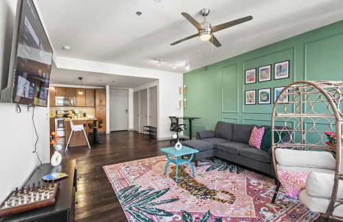 Beautiful Apt in Downtown w/Pool | Indoor Parking - Foto 9