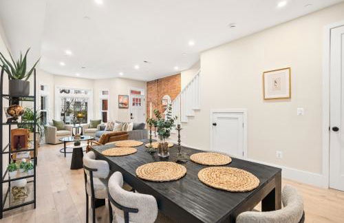 5-Bedroom Home with 2 Kitchens & Rooftop Deck, U Street and Shaw - Foto 14