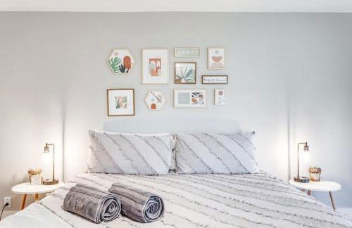 Brookwood Getaway Stock Tank Pool Outdoor Theater - Foto 38