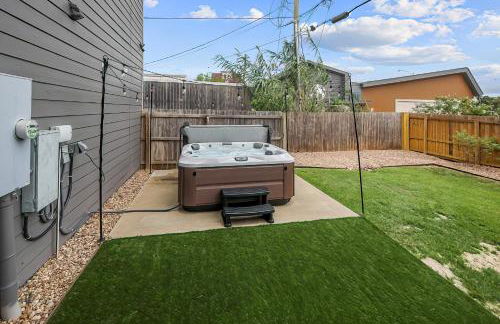 Luxury 5 BR 4 Bath, Hot Tub, Outdoor Kitchen, Across Street from Kyle Field! - Foto 45