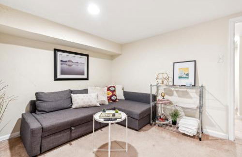 1BR Queen Suite w secure Parking and FiberOptics - Foto 2