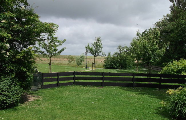 Nicely Decorated Villa with Garden near Sea - Foto 20