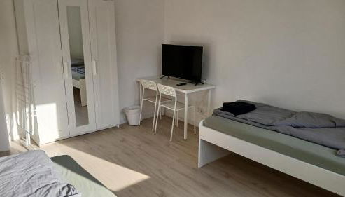 Lumini Witznitzer Straße 25 - Foto 4, towels, wardrobe