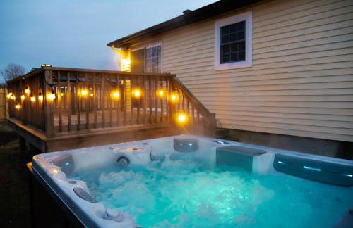 NEW! Updated Mystic Home w/ Sauna, Hot Tub & Deck - Foto 41