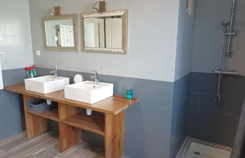 La Maison des Hirondelles, piscine, billard, ping pong, 3 terrasses et jardin - Foto 9