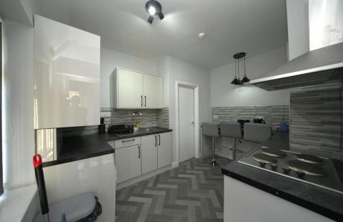 Telford - Apartment - Sleeps 5 - Flat 4 - Photo 4
