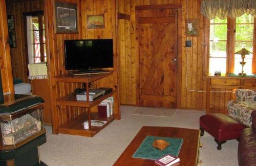 Lake Access! Twin Birch Resort - The Brown Bear - Foto 22