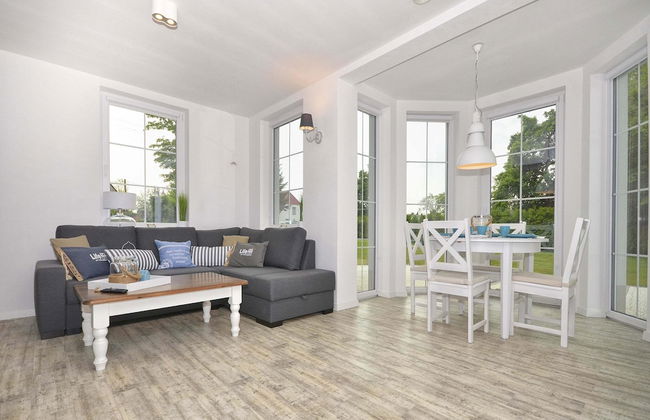 A Luxury Villa in a Seaside Village.living Room, 2 Bedrooms, 2 Bathrooms, Garden - Photo 7