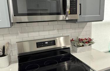 Cozy Retreat Near EWR with NYC access - Photo 6