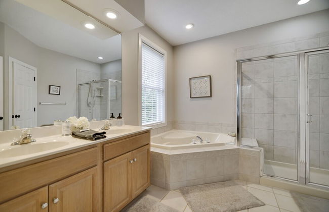 The Nest at Pinecrest by Avantstay Hot Tub Spacious Deck Game Room Fire Pit - Foto 35