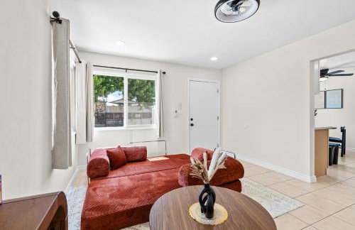 20 percent OFF Fully Furnished 2BR in Prime Tustin - Foto 4