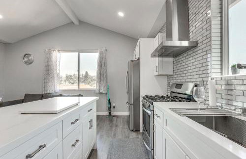 2 Mi to Downtown Escondido Apt with Balconies - Foto 6