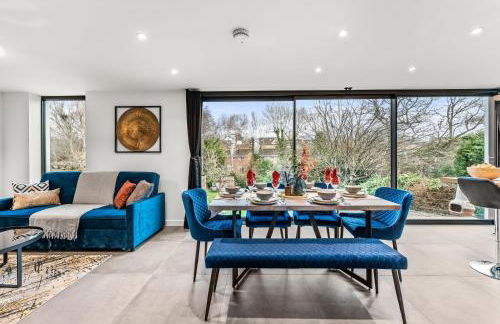 Elegant Retreat in Cheltenham - Garden & Parking Included - Foto 12