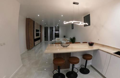 Maison moderne à Bièvres - Paris 12 kilomètres, Versailles 8 kilomètres - Photo 10