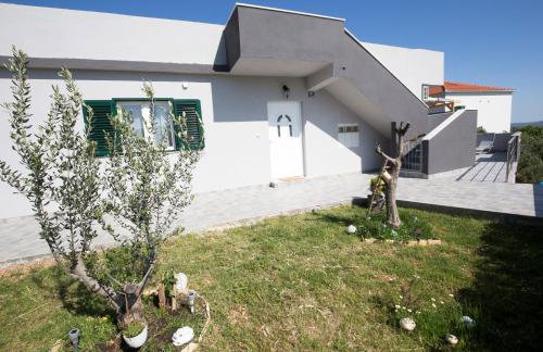 Holiday House M&A&K with swimming pool - Foto 15