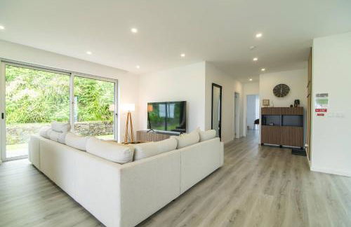 Seaview Villa with Heated Private Pool - Photo 32