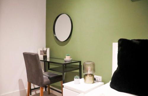 Luxury 2 Bed Apartment Vauxhall, Balcony, Sleeps 6, Central London - Open for Business stays, Long Stays, Families Relocating - Foto 24