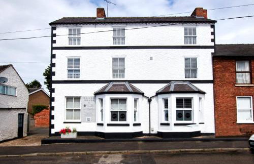 Delven House- Serviced Apartments - Photo 1