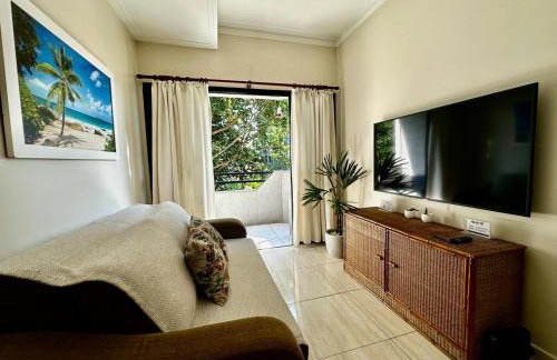 Guarujá Praia do Tombo! Ar, Piscina, Vaga, WIFI, TV Smart, perto da praia! - Foto 1