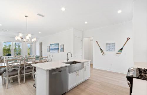 Sandy Cheeks Pet Friendly - Photo 34