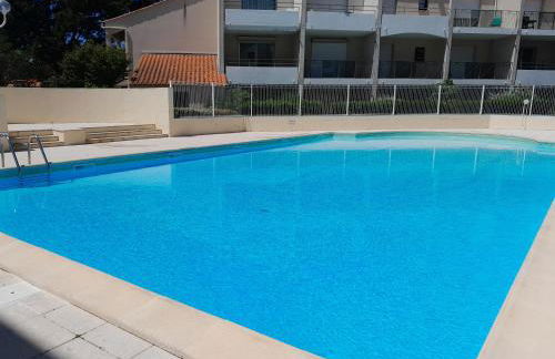 APPARTEMENT AU CALME AVEC PISCINE ET PARKING dans résidence securisée - Foto 16