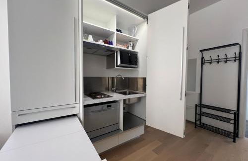 Cozy 1 Apartment - City Center Train Station - Photo 4